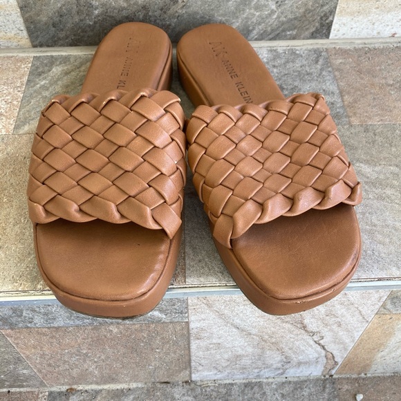 Women's Anne Klein Tan Slide Sandals - Picture 1 of 5